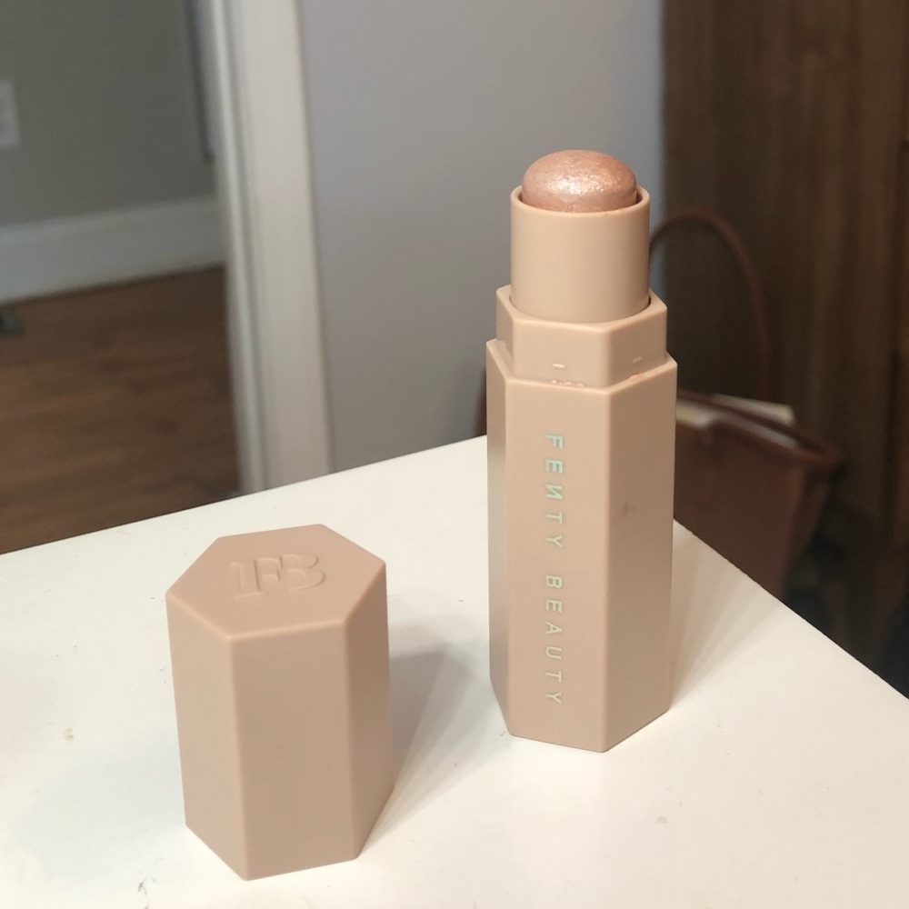 Fenty Beauty Matchstix Highlighter in Starstruck